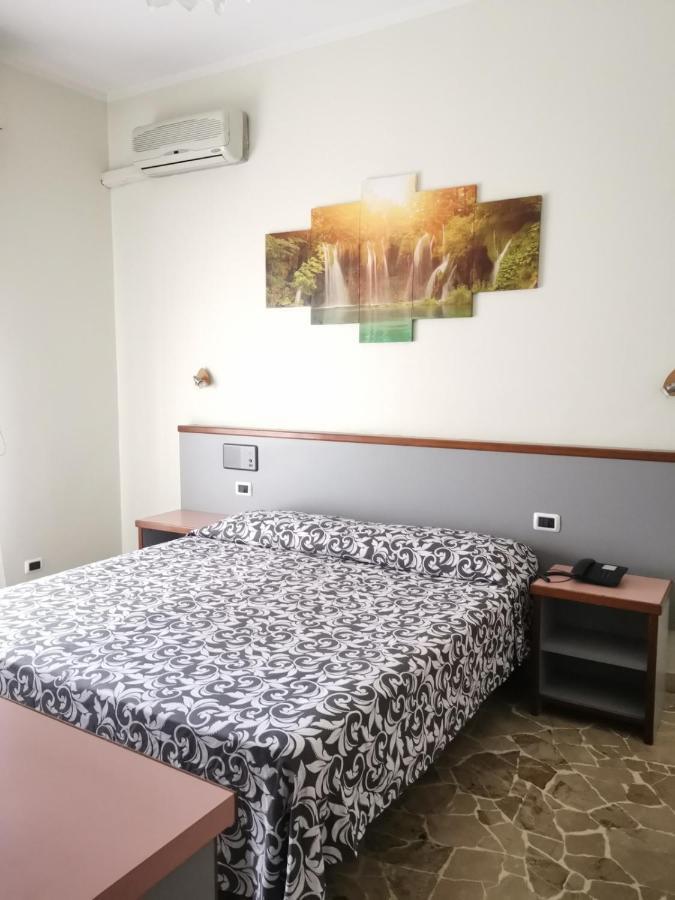 H&L Hotel Чинизело Балсамо Екстериор снимка