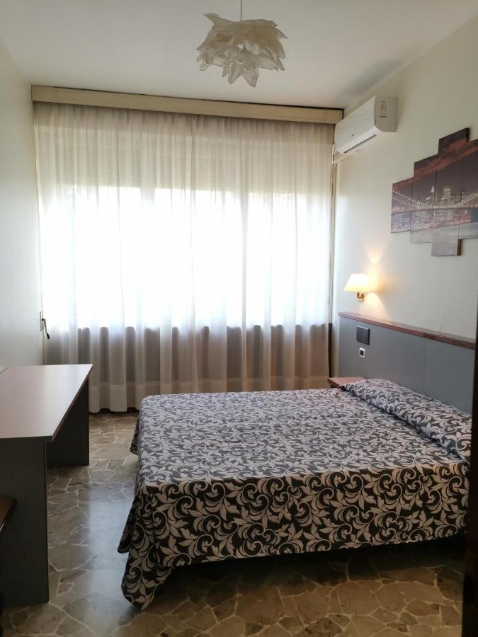 H&L Hotel Чинизело Балсамо Екстериор снимка