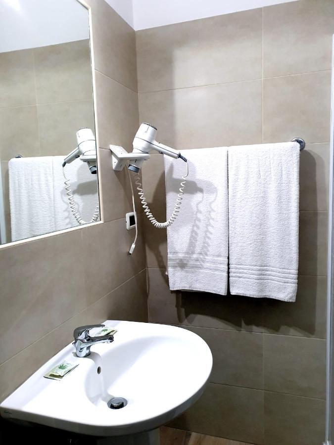 H&L Hotel Чинизело Балсамо Екстериор снимка