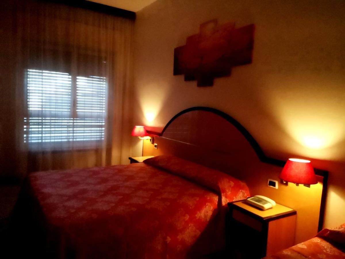 H&L Hotel Чинизело Балсамо Екстериор снимка