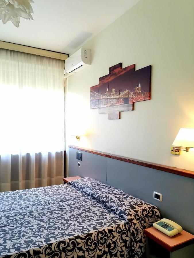 H&L Hotel Чинизело Балсамо Екстериор снимка