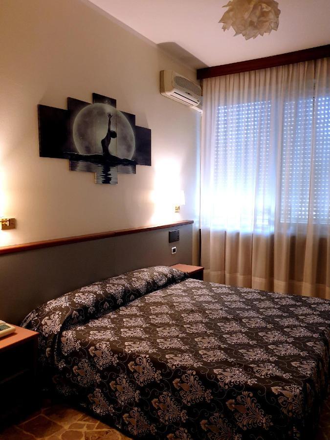 H&L Hotel Чинизело Балсамо Екстериор снимка
