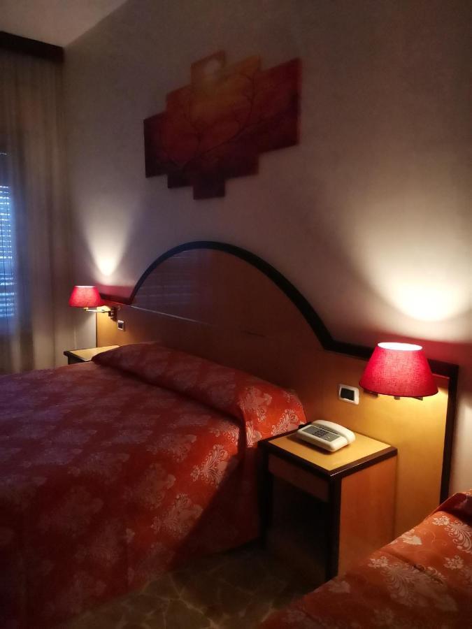 H&L Hotel Чинизело Балсамо Екстериор снимка