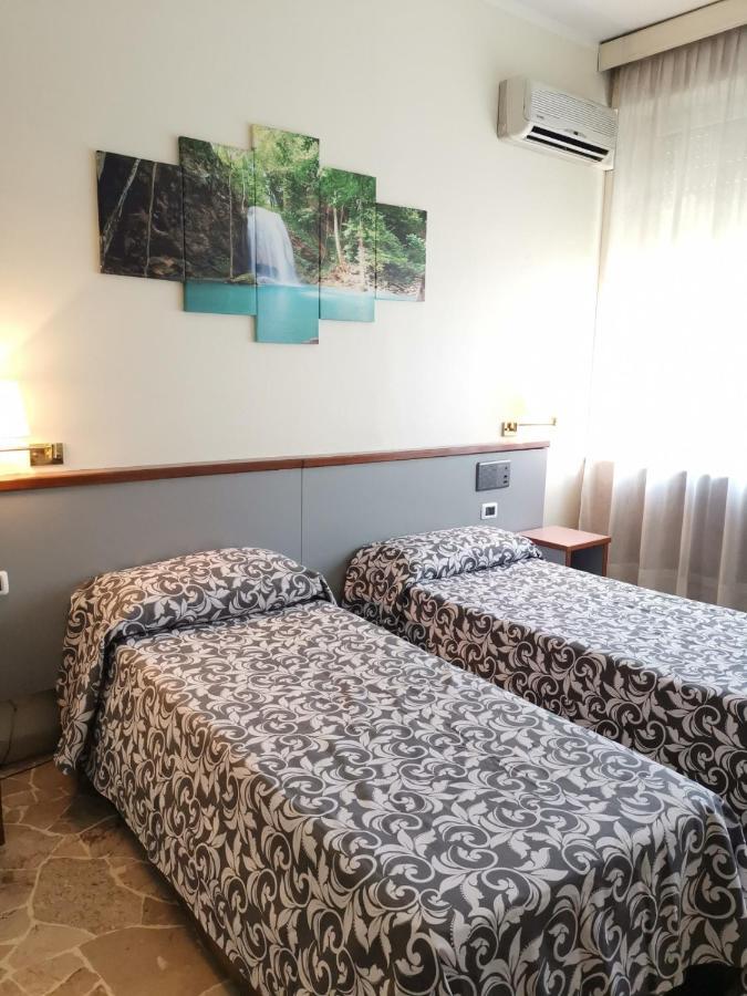 H&L Hotel Чинизело Балсамо Екстериор снимка