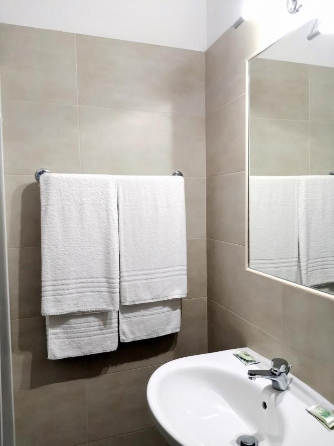 H&L Hotel Чинизело Балсамо Екстериор снимка