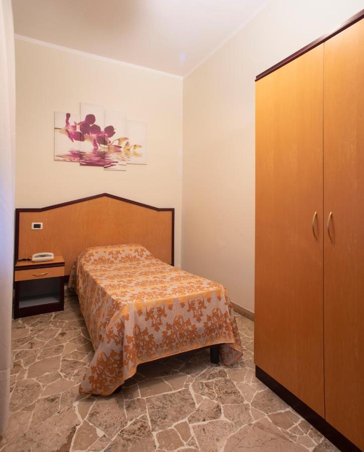 H&L Hotel Чинизело Балсамо Екстериор снимка